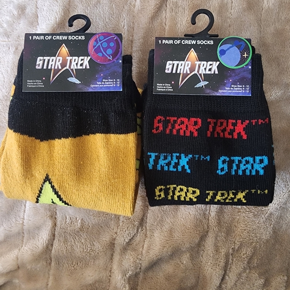 2 PAIR STAR TREK Crew Socks - Picture 3 of 3